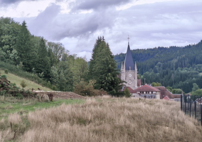 TERRAIN MONTBENOIT
