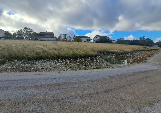 TERRAIN TREVILLERS