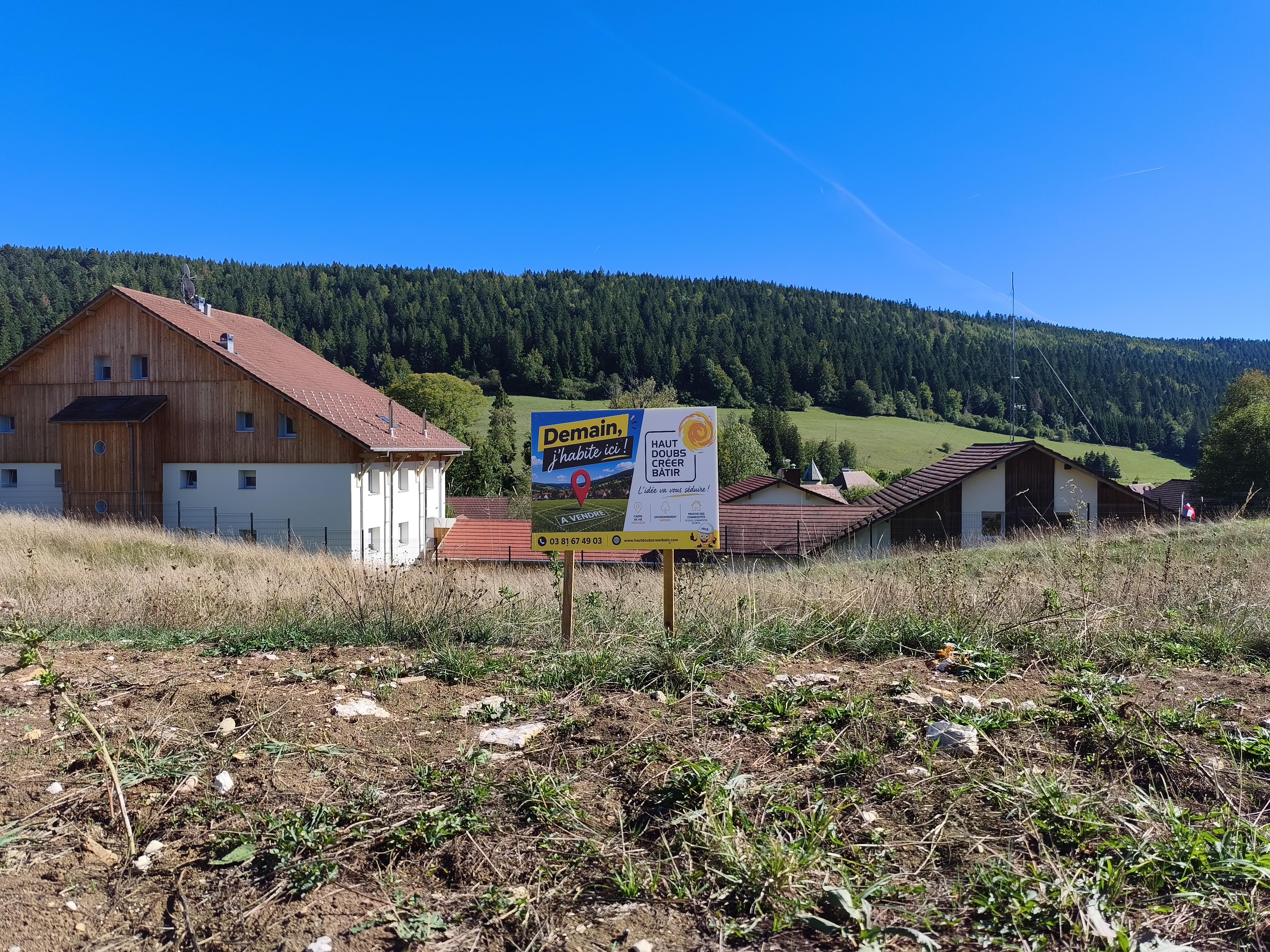 TERRAIN MONTBENOIT