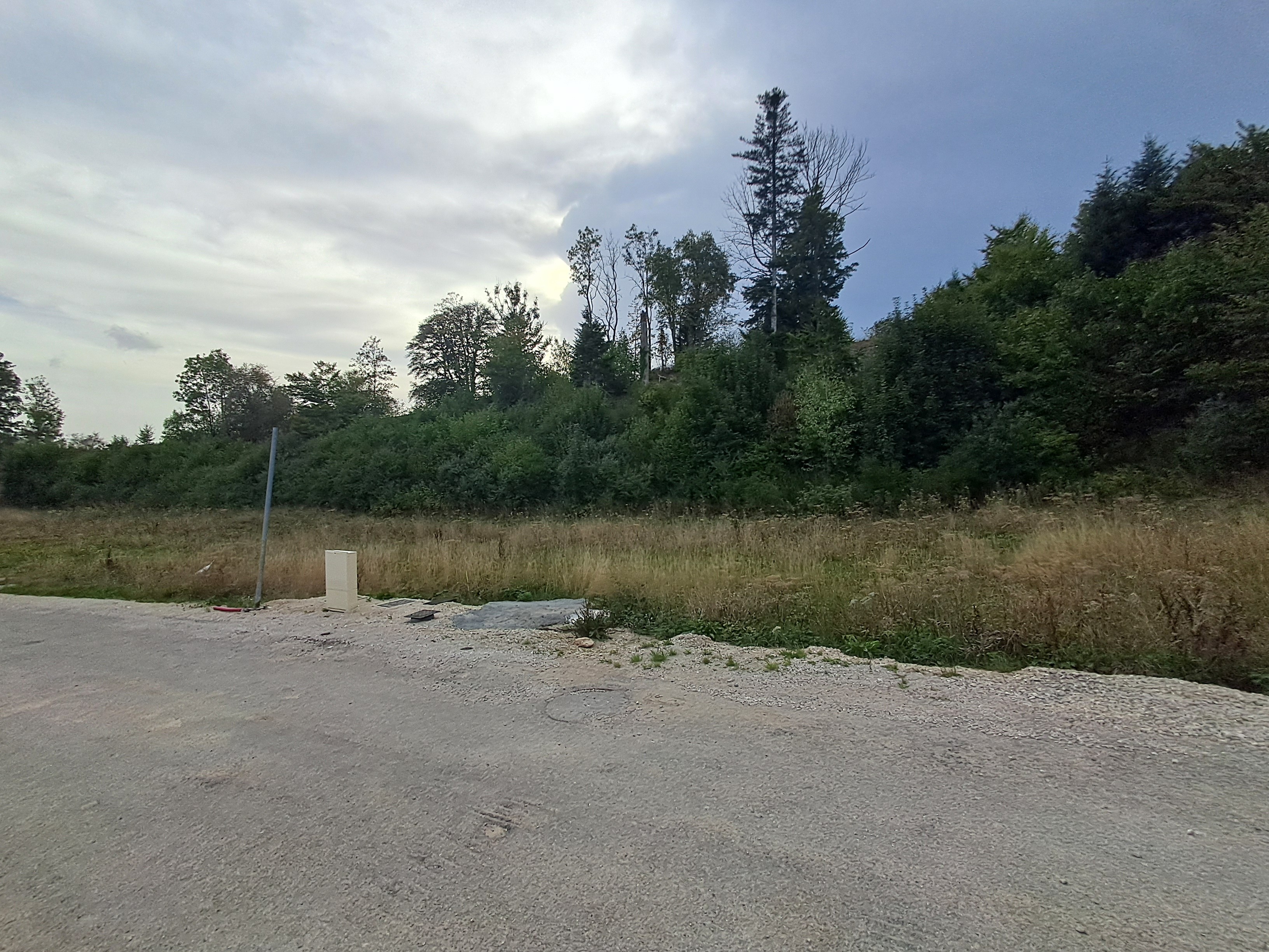 TERRAIN LE BELIEU