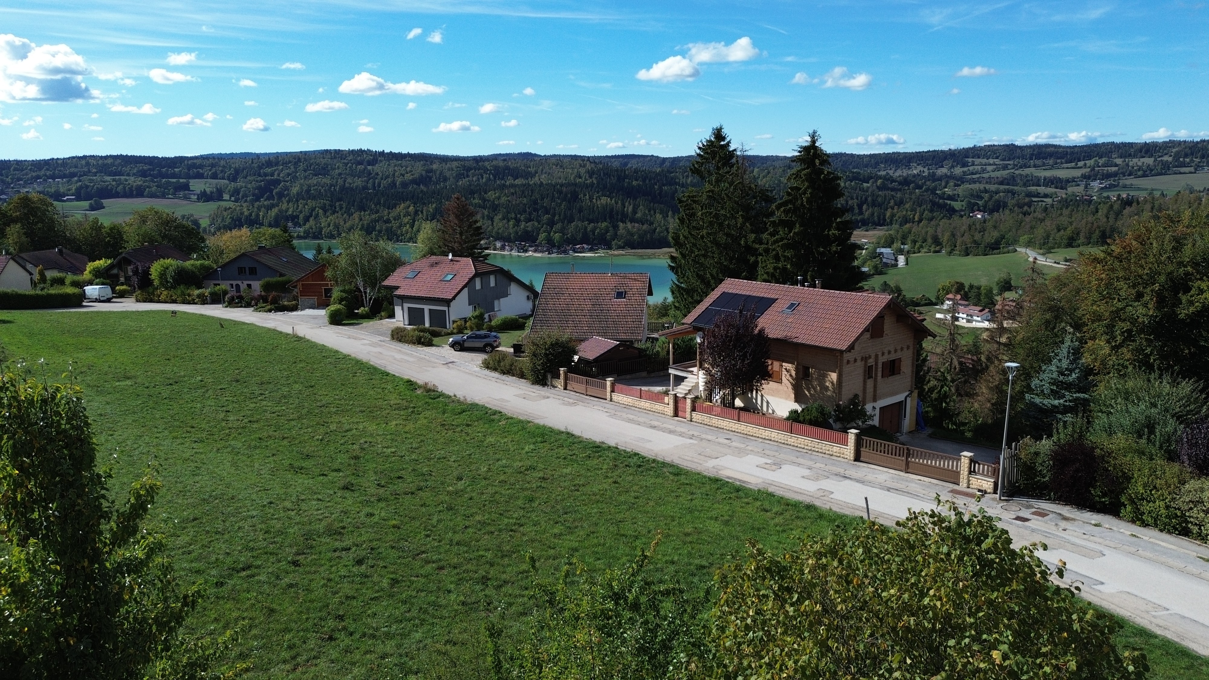 TERRAIN MONTPERREUX 2