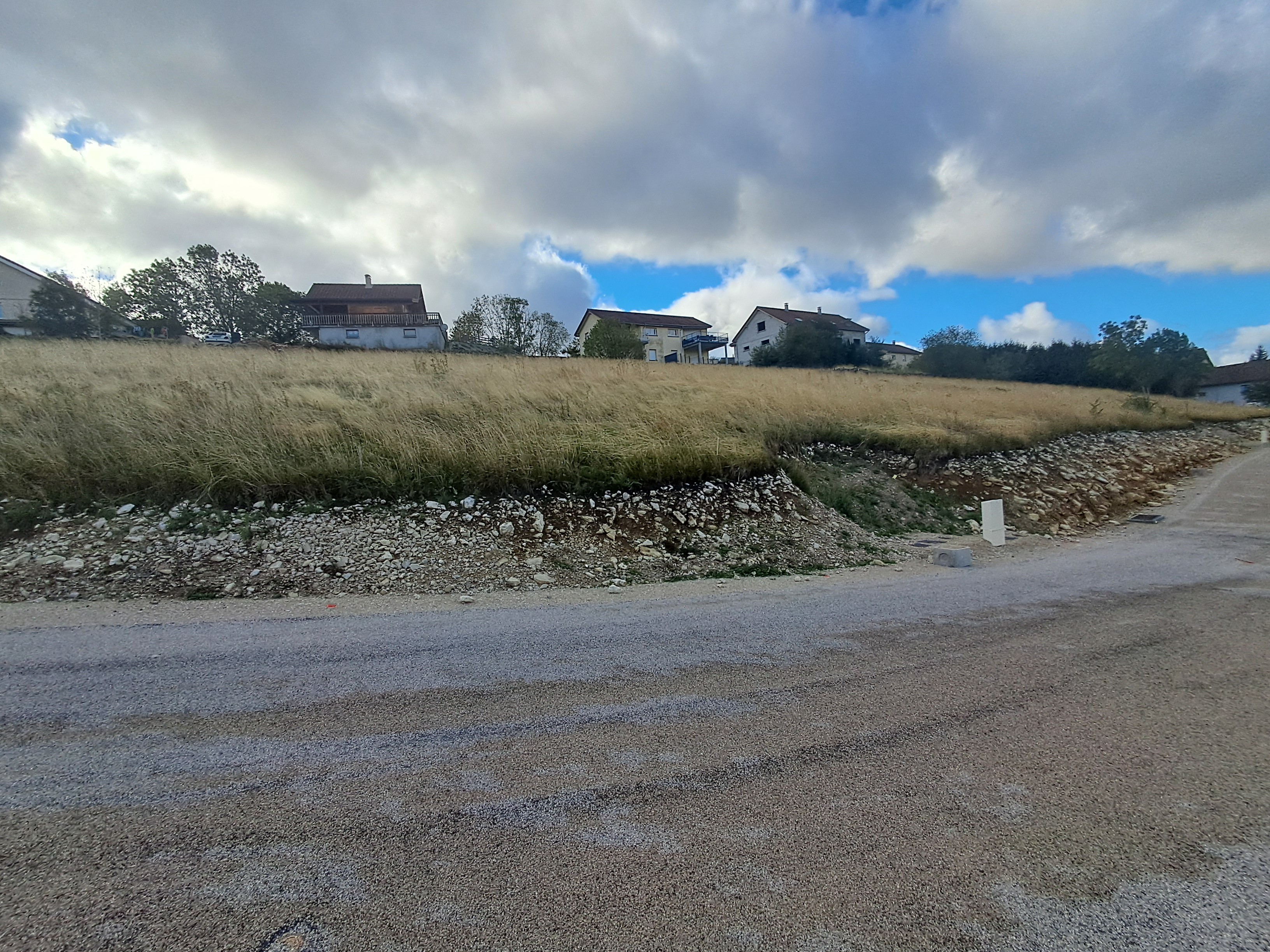 TERRAIN TREVILLERS