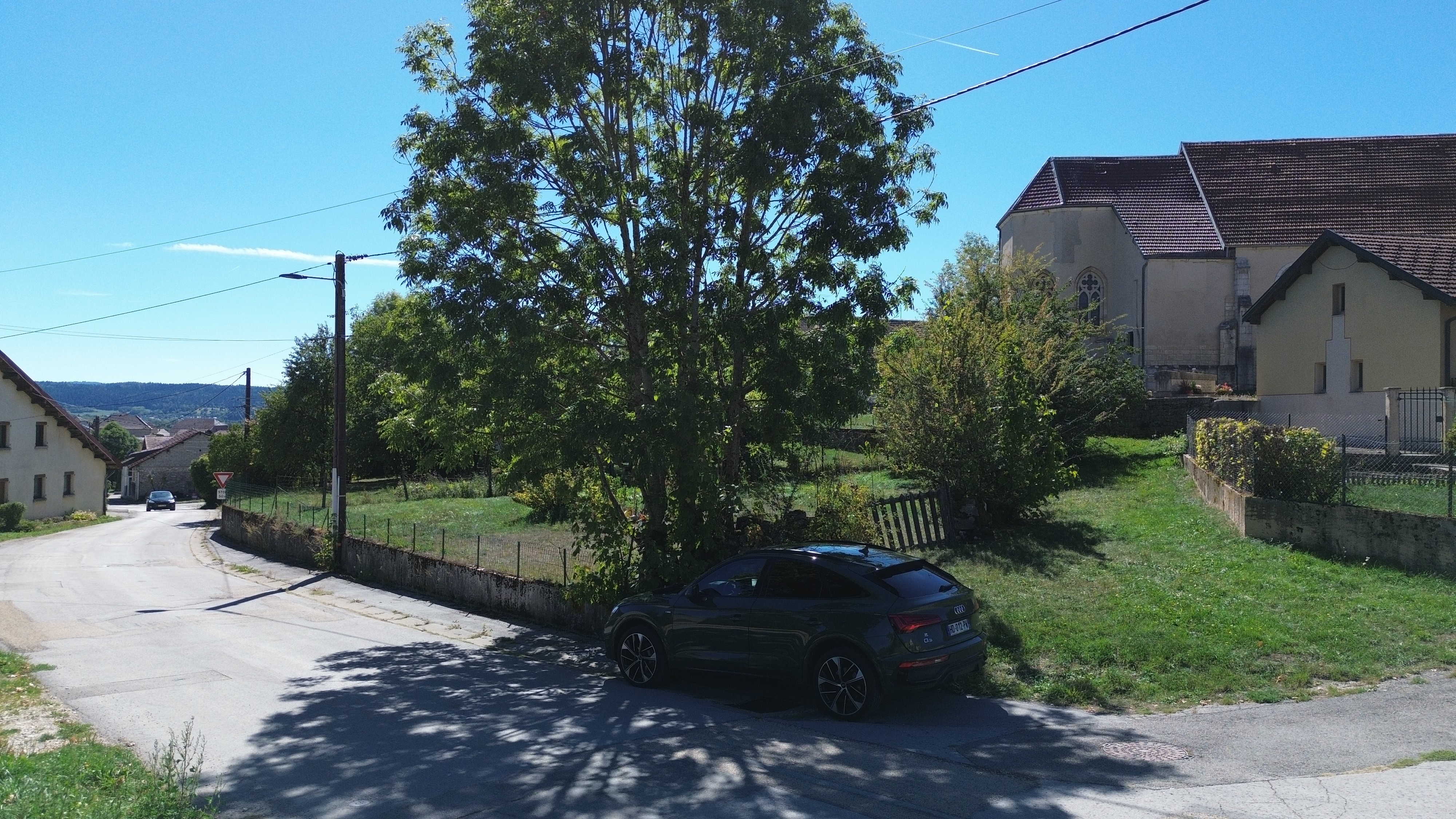 CHAFFOIS : AU CENTRE HORS LOTISSEMENT - photo 3